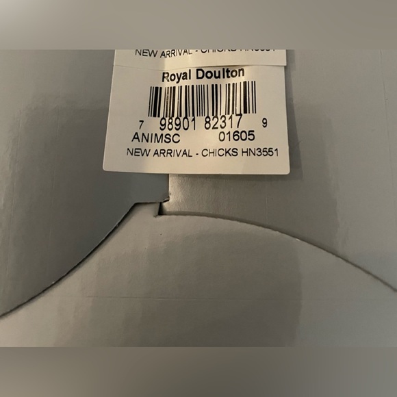 Royal Doulton “Chicks” figurine with original box - Picture 6 of 6